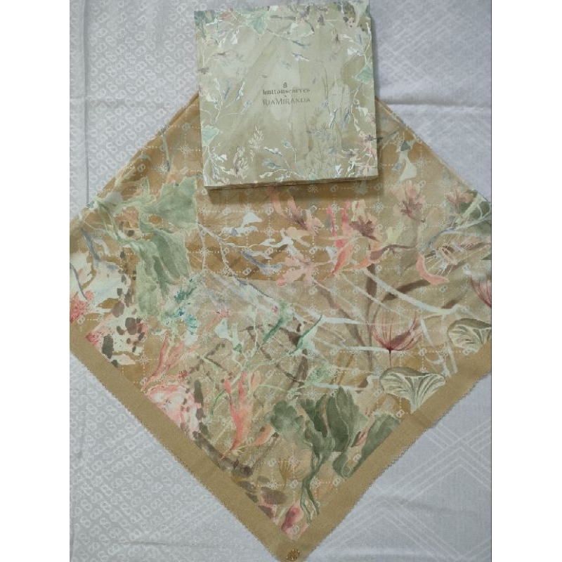 BUTTONSCARVES XANADU