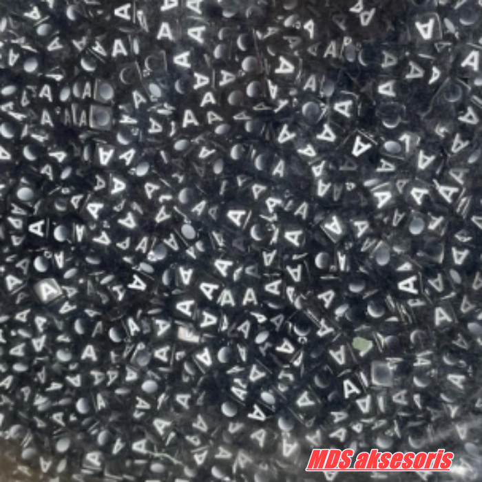 1pon manik manik huruf kotak hitam KHUSUS huruf A bahan kerajinan