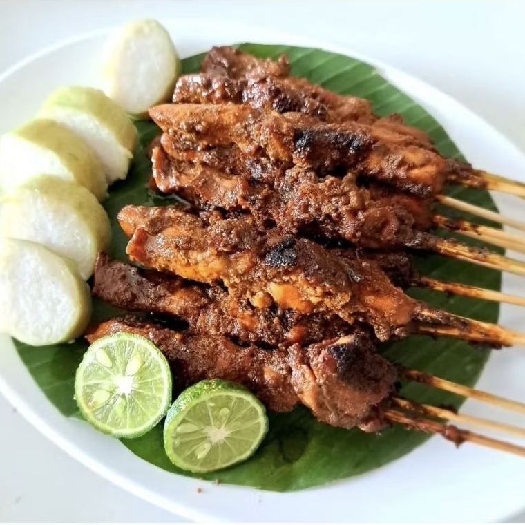 

PAKET SATE AYAM 10 TUSUK LENGKAP DENGAN LONTONG SIAP MAKAN