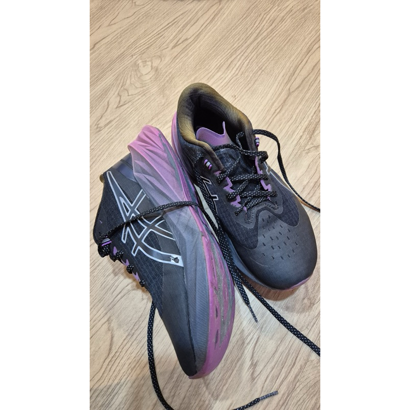Bundling Asics Novablast 2 dan Asics Gel Nimbus 25