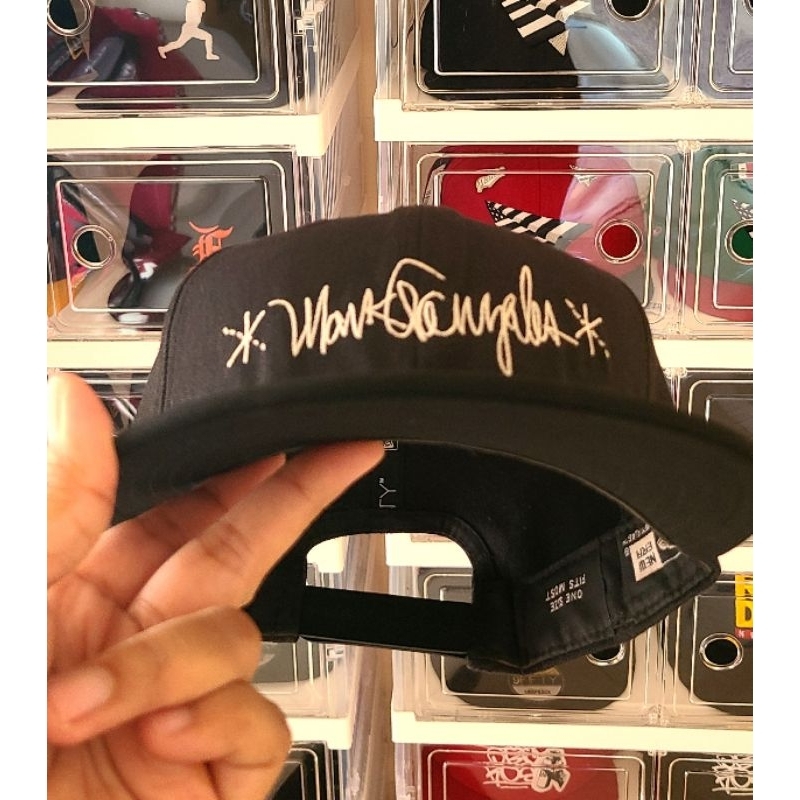 Topi New Era X Mark Gonzales