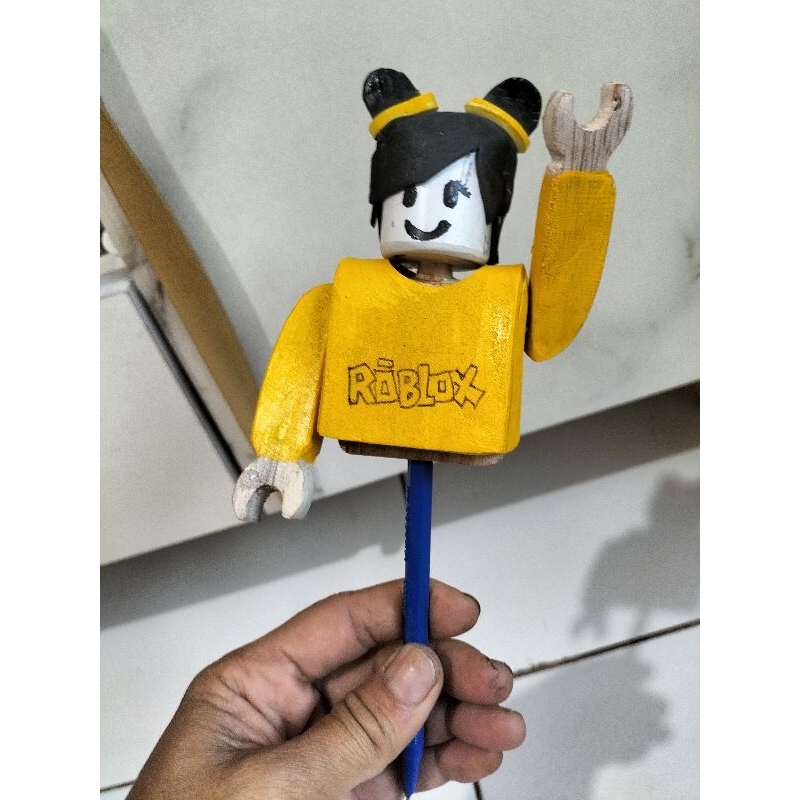 

pulpen pensil karakter roblox kayu