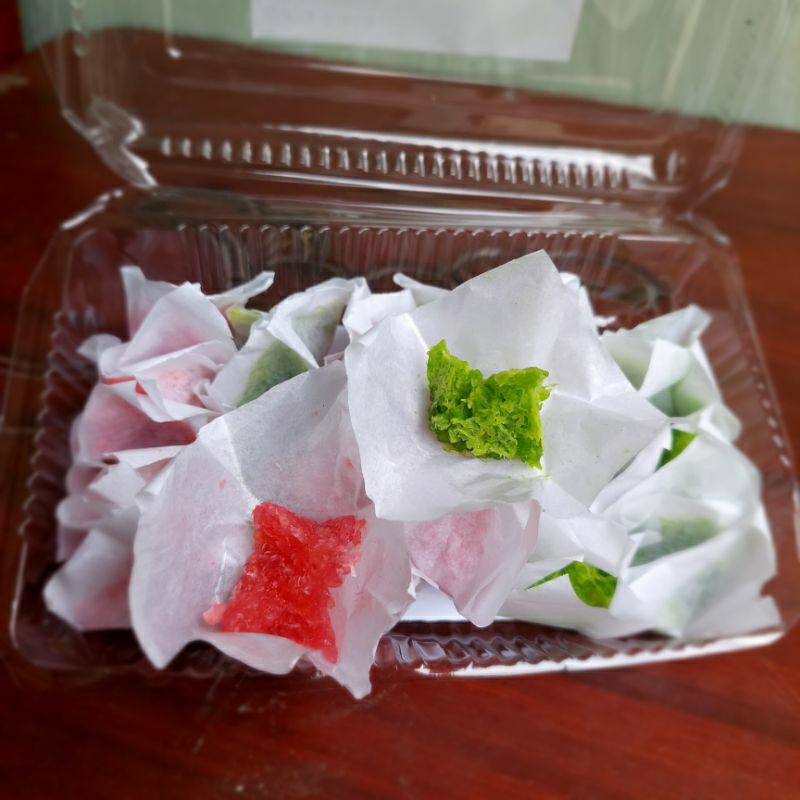 

Wajik Kletik Manisan Ketan Kelapa Muda Khas Kediri