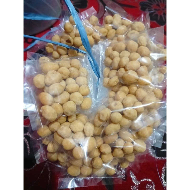 

kacang atom kemasan kecil isi 50 pcs