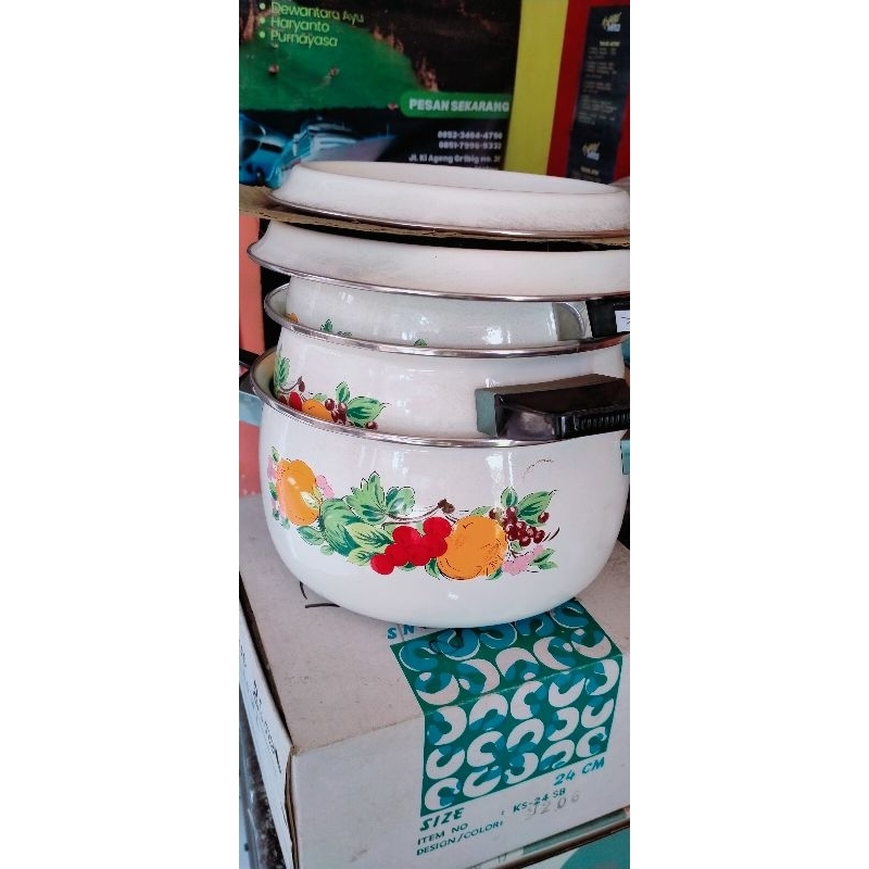 Panci set putih