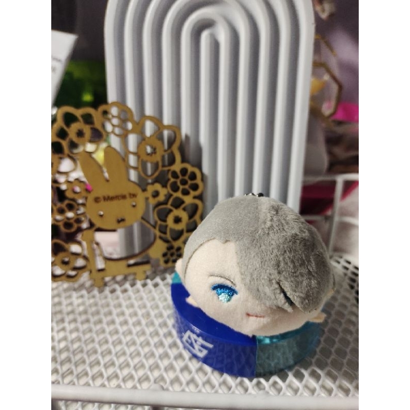 Yuri on ice omanju yurio x Sanrio hello Kitty Yuri yurio victor mochi