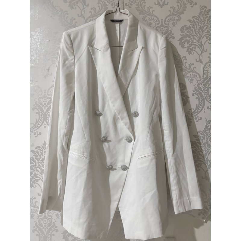 Blazer Putih Double Breast Kancing Balmain Premium