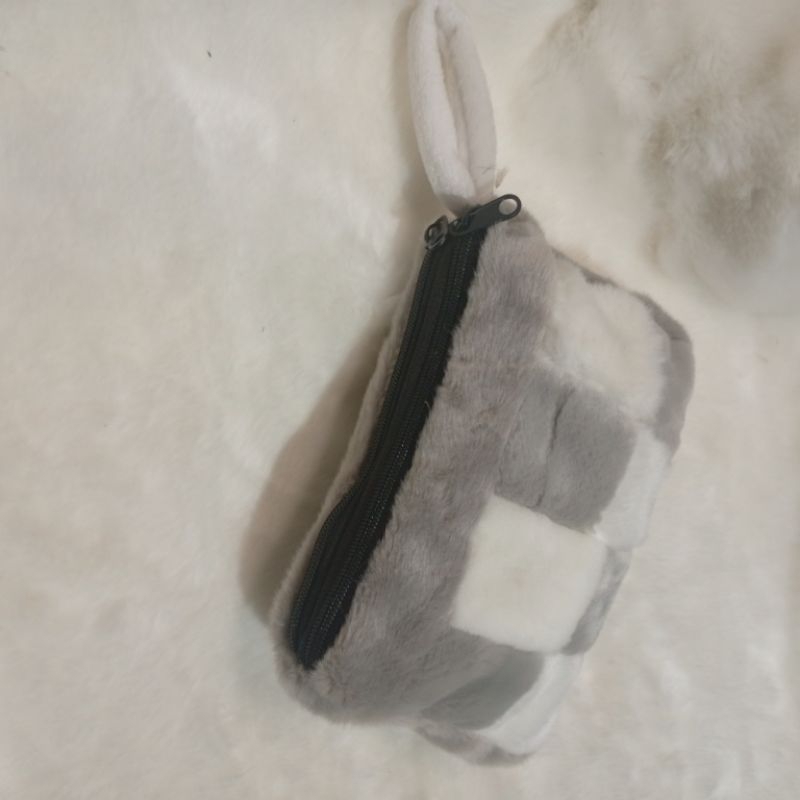 TasWanitaBahanBuluHalus