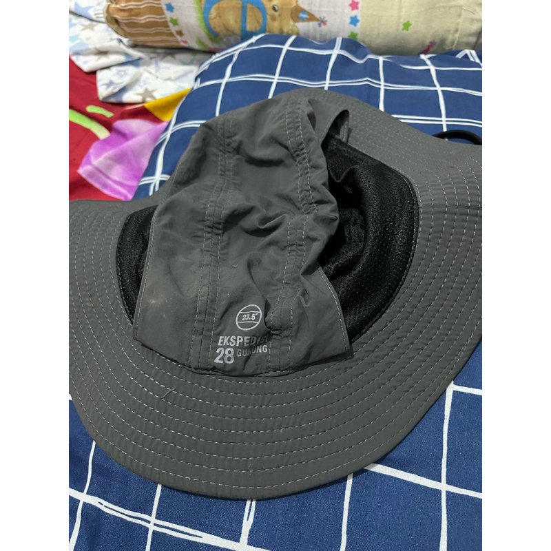 Topi Rimba Eiger