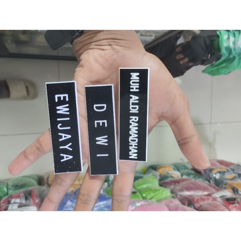

Nama Dada Akrilik TNi Ekslusif