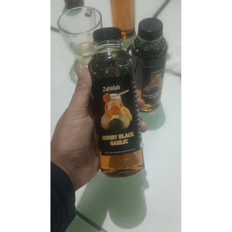 

Honey black garlic madu dengan bawang hitam tunggal