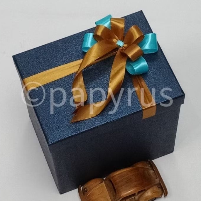 

PAPYRUS 15x20 Tinggi 20cm Kotak Kado Gift Box Hadiah V3