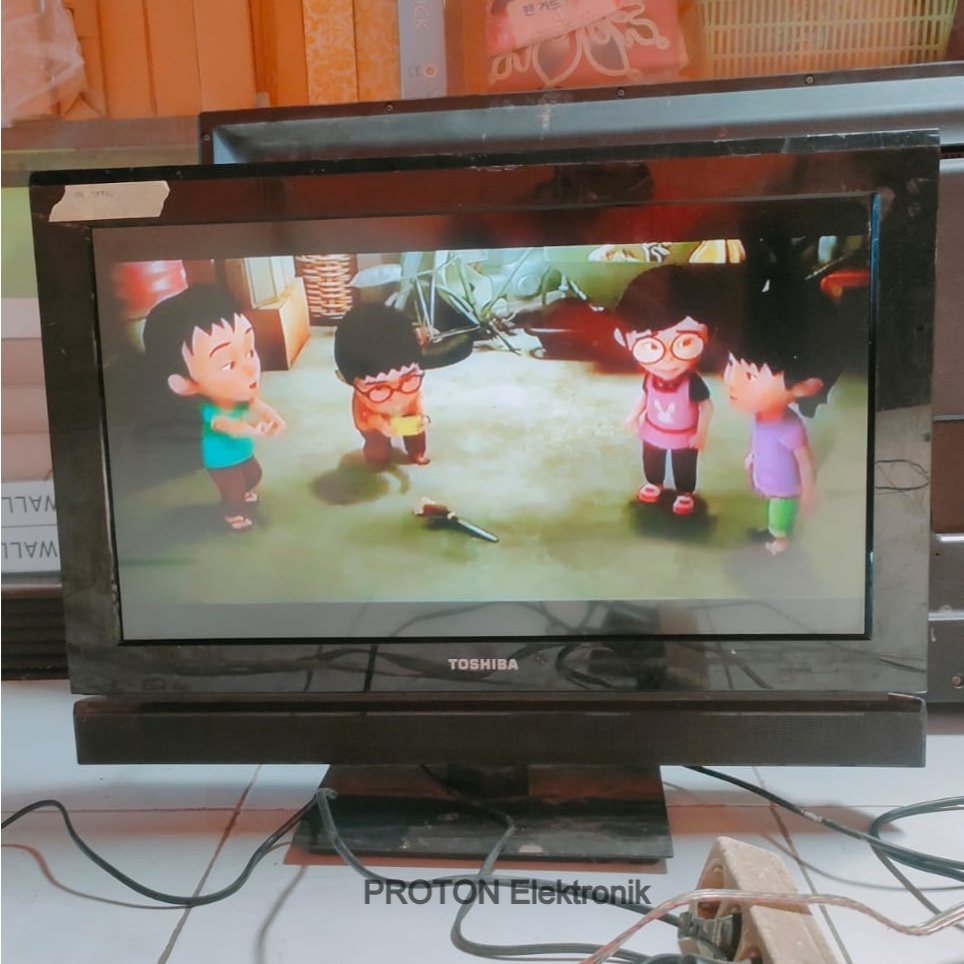 LCD TV 24"  Toshiba Regza  24PB1E  Seken normal