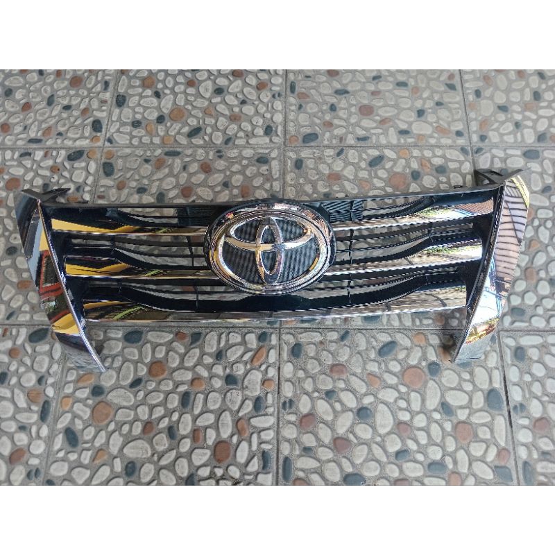 gril depan toyota fortuner vrz tahun 2016 2017 2018 original