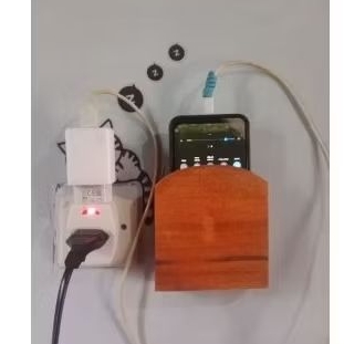 holder hp tempat cas hp dinding kayu tempat remot AC/tv