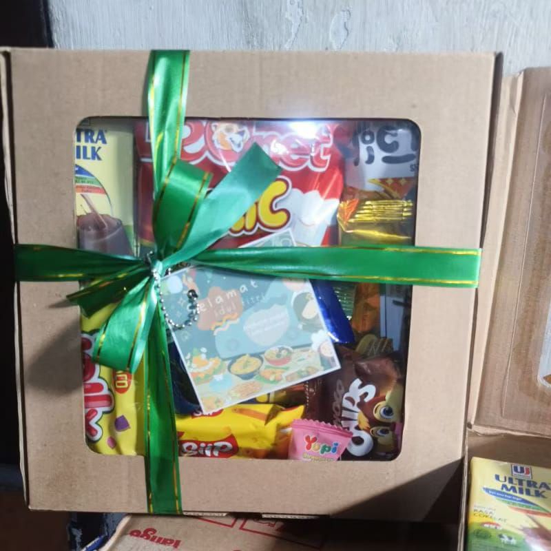 

Hampers Snack Box
