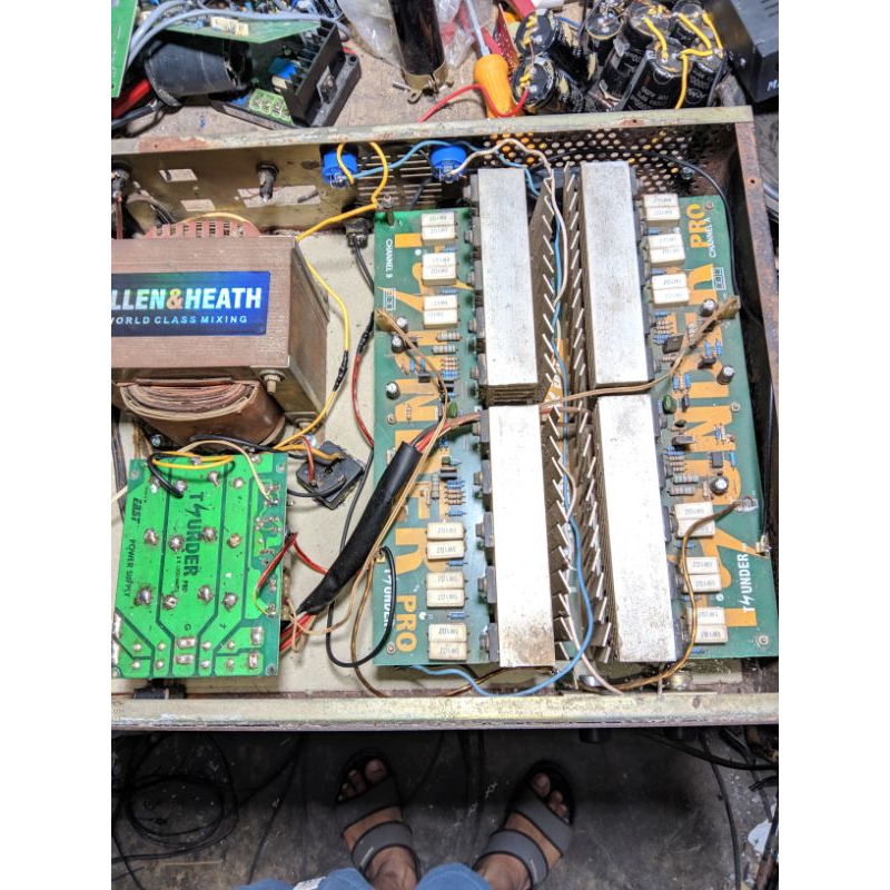 power rakitan jowo 2x2000 watt