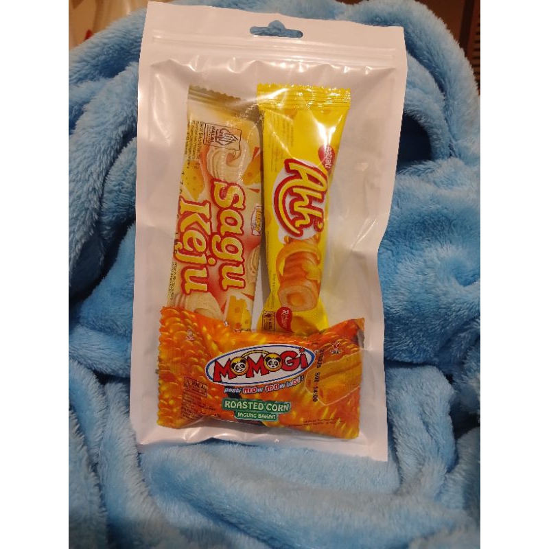 

mini gift / snack murah / snack ultah / snack graduation / snack murah