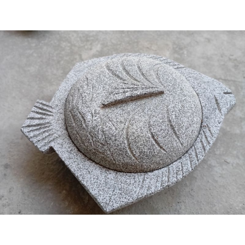 Cobek Batu Asli Motif Ikan