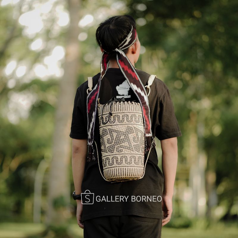 Tas Anjat Rotan Khas Dayak Kalimantan Anjat Ransel Kain puring