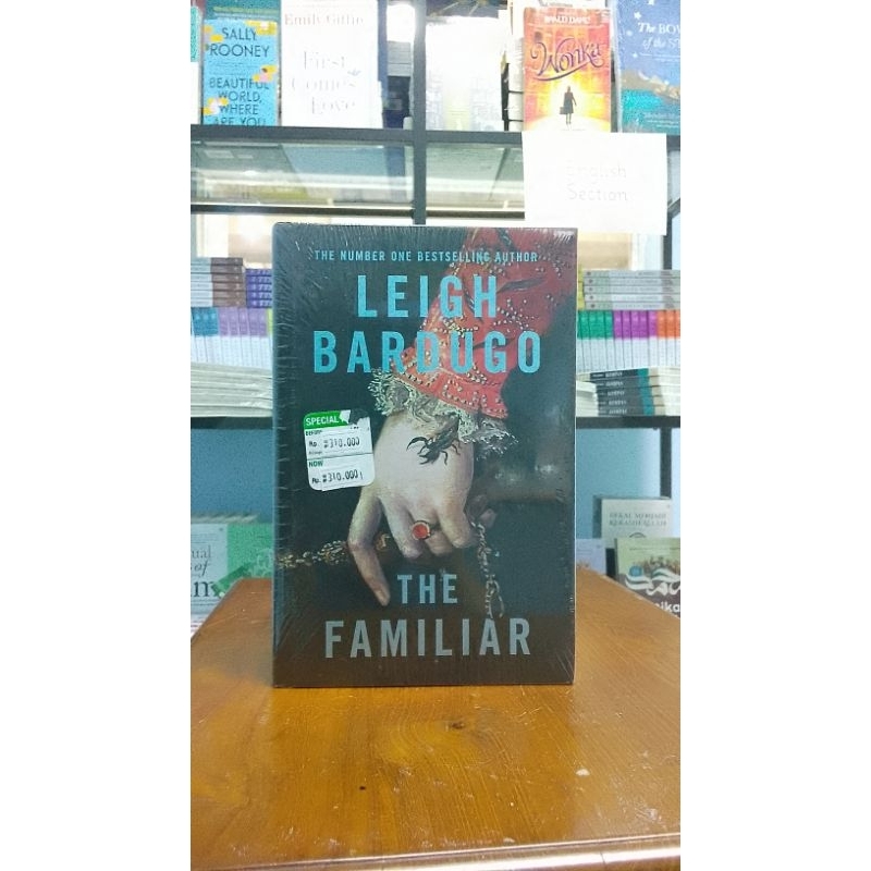 Bardugo - The Familiar