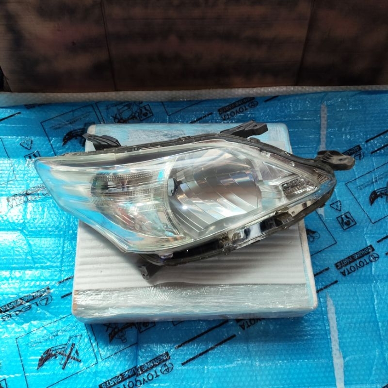 Headlamp Lampu Depan Grand innova 2012-2014 original