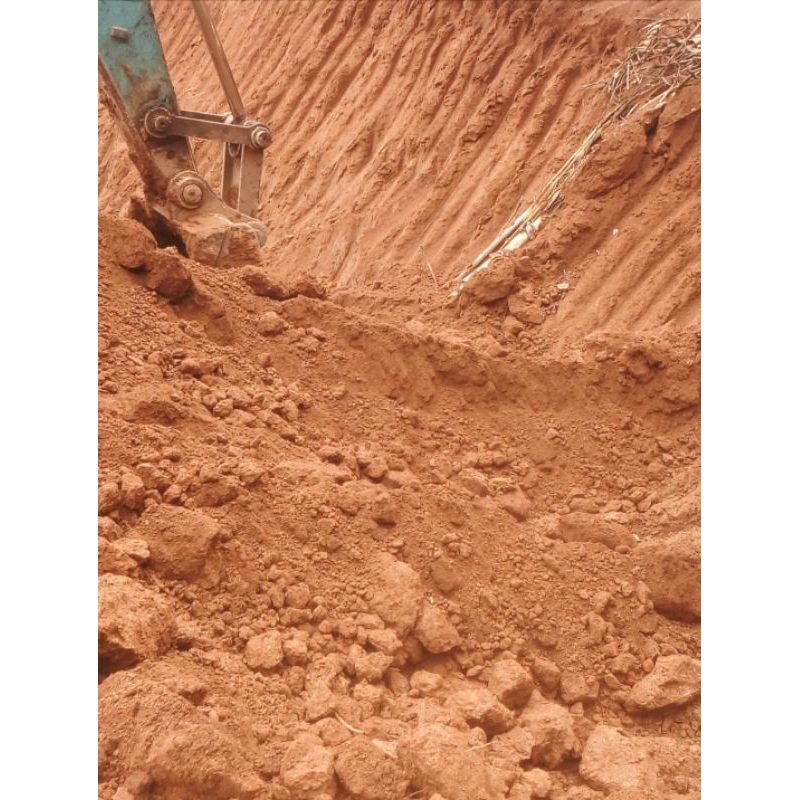 Tanah Merah Urug (Tronton 24 kubik)