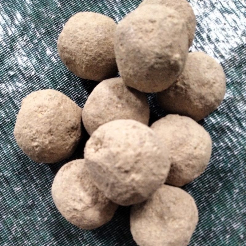 

ampo/lempung/tanah khusus buat penghilang rasa pahit daun pepaya.