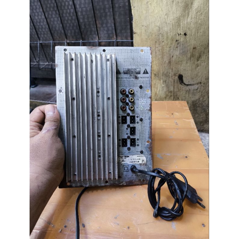 power kit subwoofer aktif polytron SWF138C