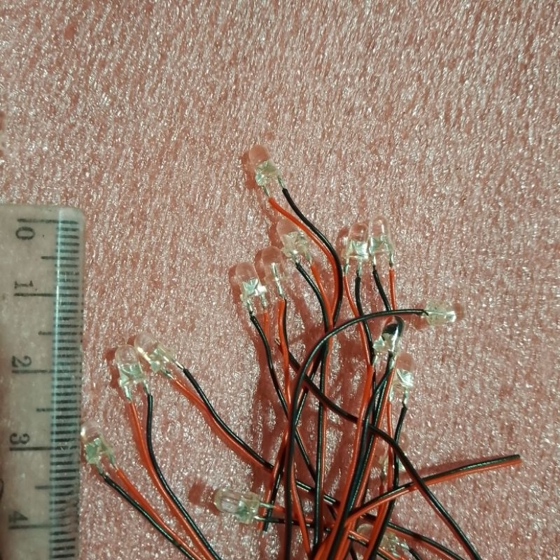 lampu LED kecil putih plus kabel