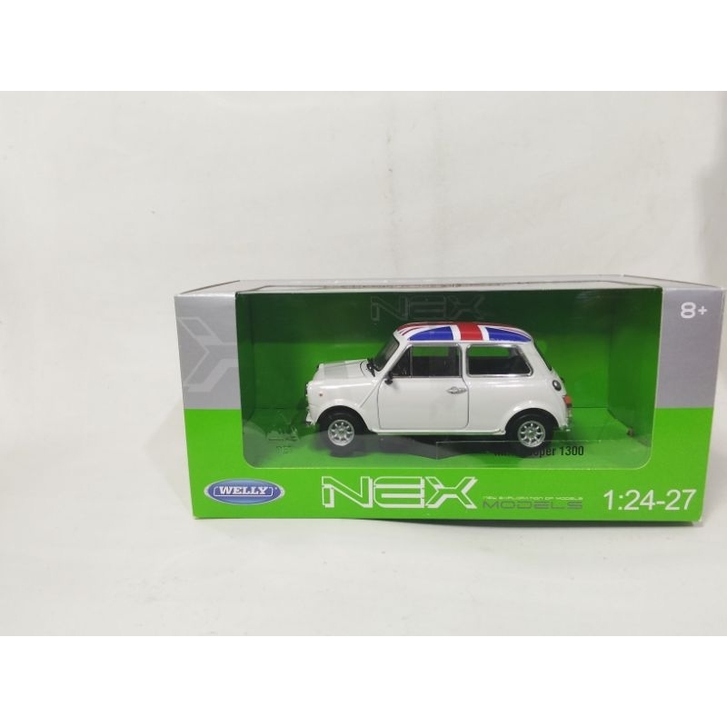Diecast Miniatur Replika Mainan Mobil Classic Morris Mini Mr. Bean Putih Atap Bendera Merk Welly NEX