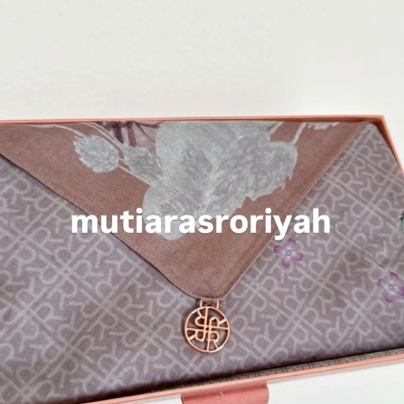 READY STOCK Ria Miranda Scarf Samia Cocoa Brown Riamiranda Jilbab Kerudung segiempat square new with
