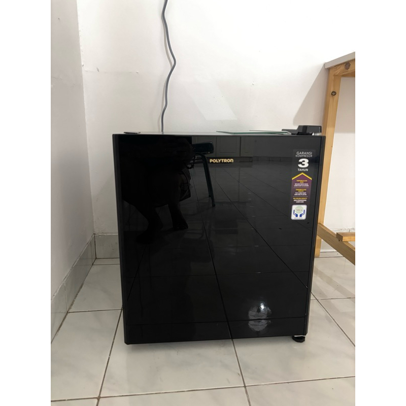 Kulkas Mini Polytron