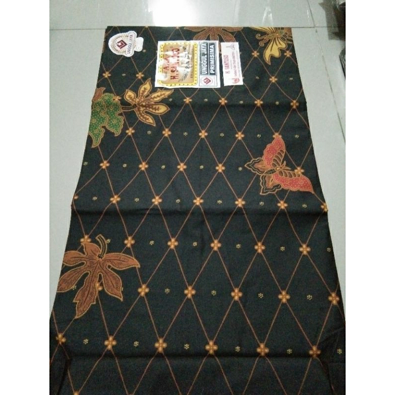 kain batik hitam motif bunga & parang kuning kombinasi
