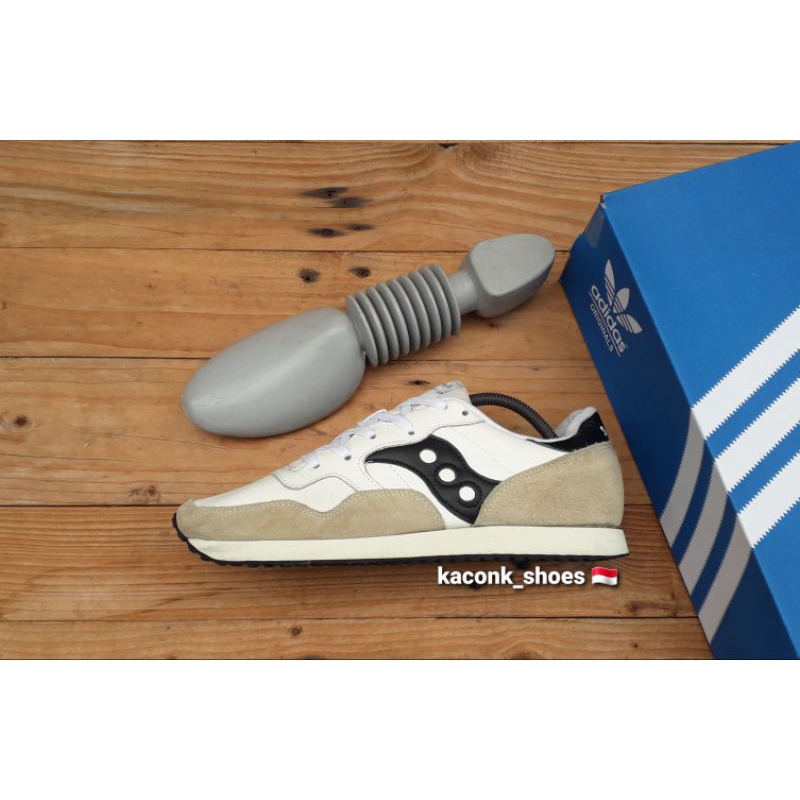 SEPATU SAUCONY DXN TRAINER