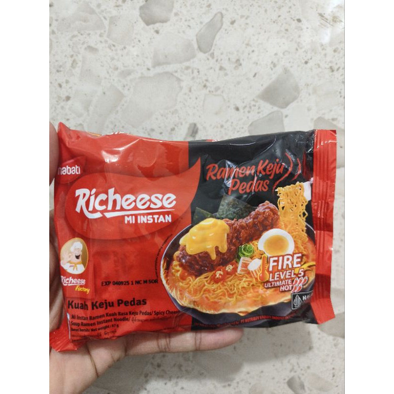 

Richeese Mie Ramen Keju Pedas Level 5 Kemasan 67 Gram