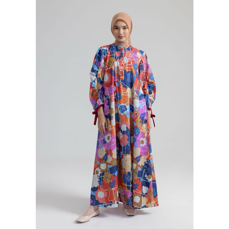 Ria Miranda - Malisa  Dress - M  { NEW }
