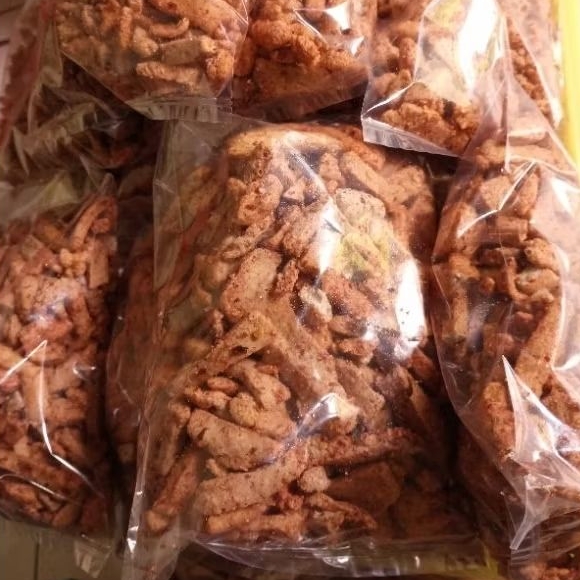 

Basreng Original Daun Jeruk Dan Pedas Daun Jeruk 250gr - Camilan Gurih Renyah dengan Sentuhan Aroma Segar!