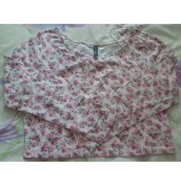Preloved- H&M Atasan crop top wanita lengan panjang