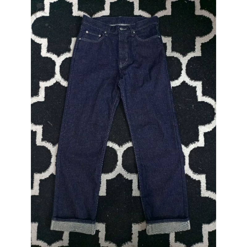 CELANA JEANS DENIM UNIQLO MODEL REGULER BAHAN KAKU PRIA SECOND PRELOVED