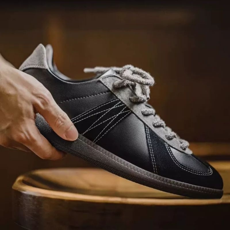 Sepatu Pria German Army Trainers Graphite Black – Sneaker Kasual Hitam Abu Retro Sporty Gaya Eropa