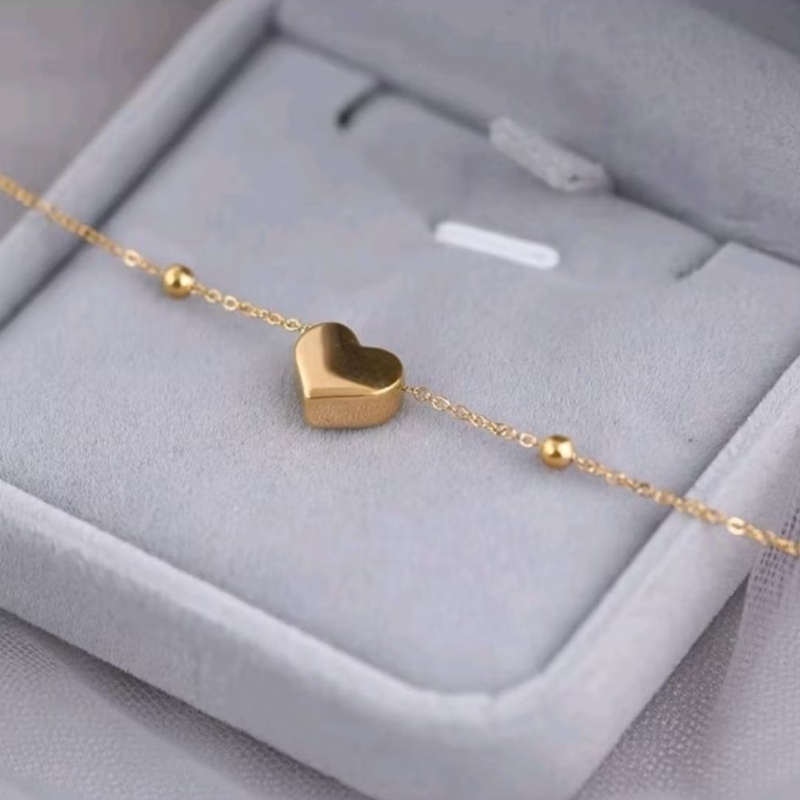 Gelang Wanita Titanium Liontin Berbentuk Love