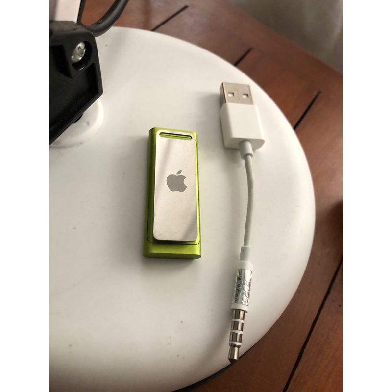 APPLE iPod SHUFFLE 3 rd GEN 4GB LIME GREEN MULUS NORMAL ISTIMEWA