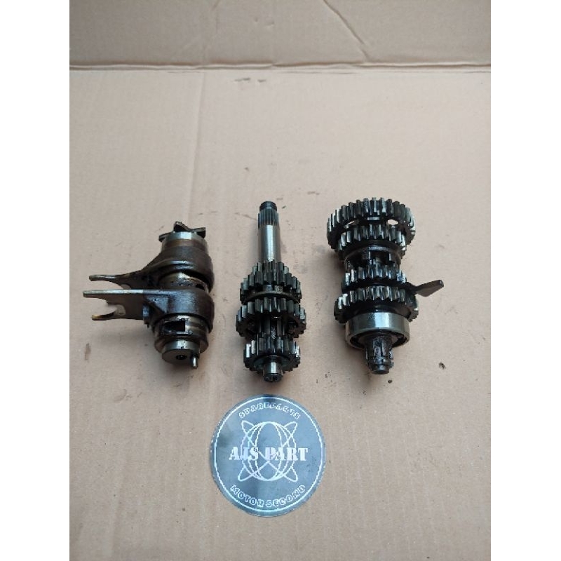 Gear rasio Gigi rasio Transmisi Gearbox Capit udang Revo Absolute Absolut 110 Revo Fi Revo Fit Injek