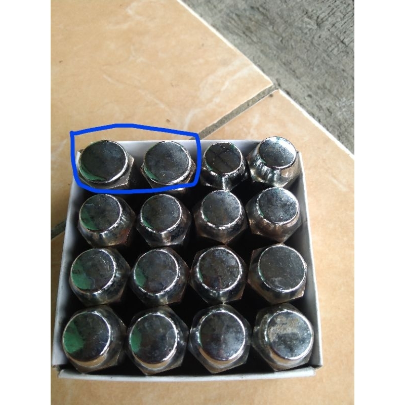 Mur roda racing mobil kuncian 19 ukuran 12 x 1.25 panjang 3.5 cm