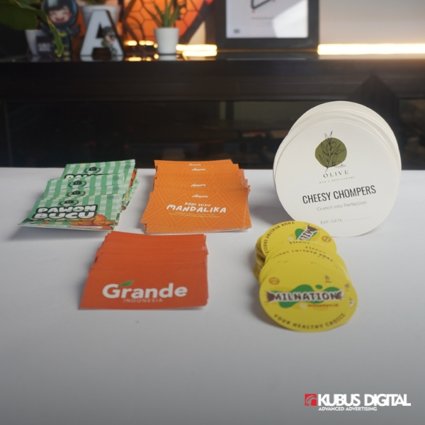 

Stiker Label | Custom Design | Stiker Label Produk | Size A3 Bahan Quantac atau Bontaq - Kubus Digital