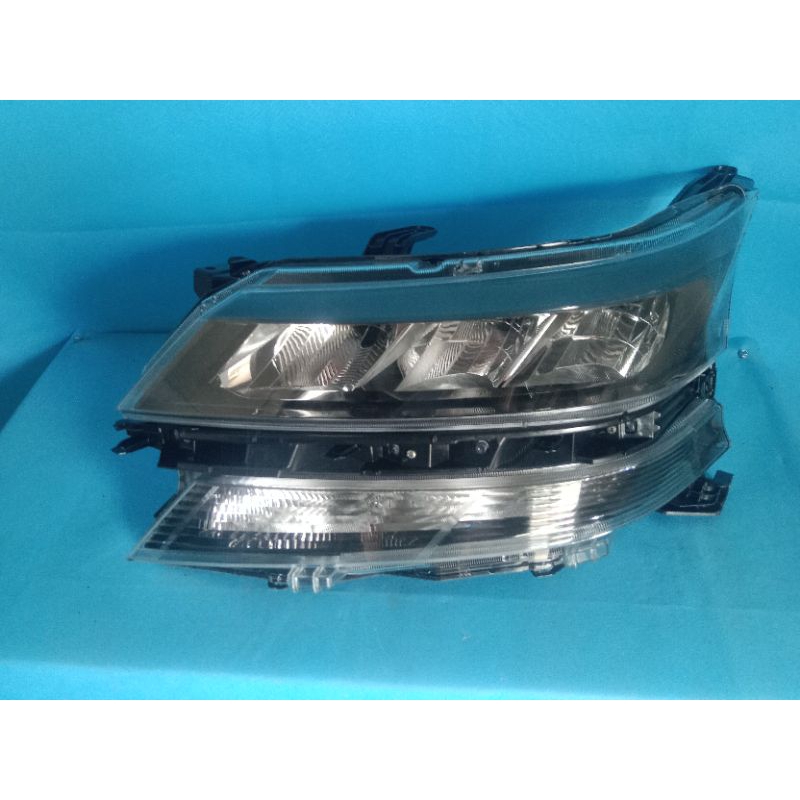 Lampu depan Avanza/ Xenia 2019,2020,2021 Original