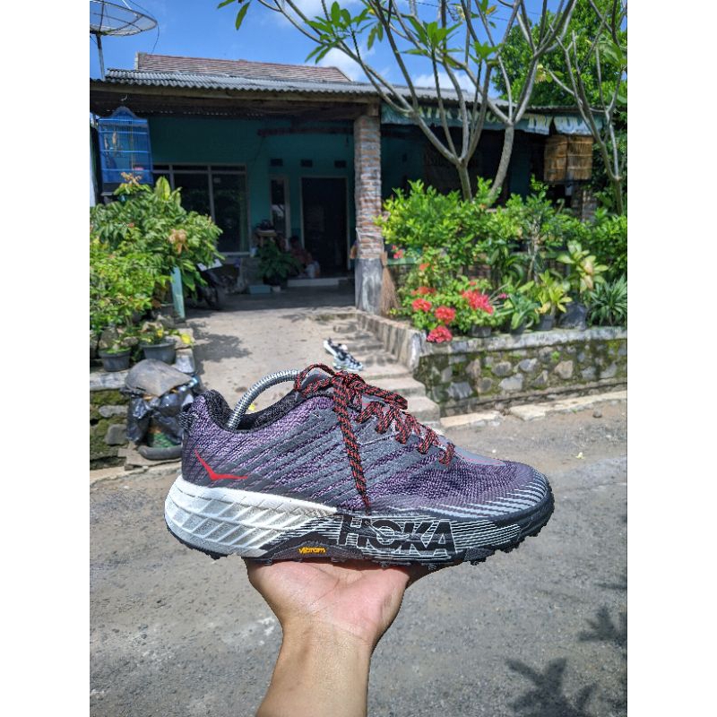 Hoka Speedgoat 4