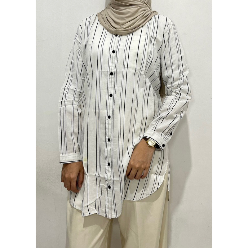 Kemeja Putih Garis-Garis