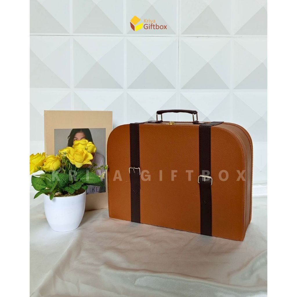 

Box Souvenir Bahan Hard Karton Warna Coklat | Box Tempat Seserahan Ukuran 33x24x13